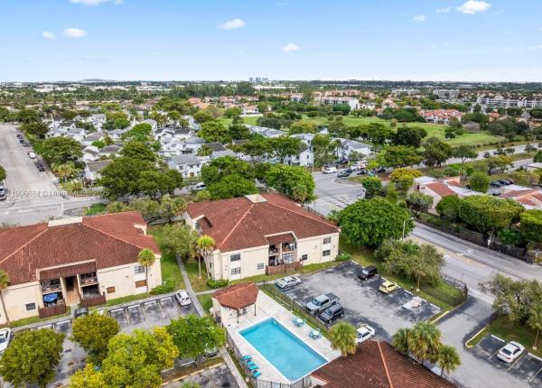 West Gardens Village, 680 W Park Dr #3-106, Fountainebleau, Florida 33172, image 3