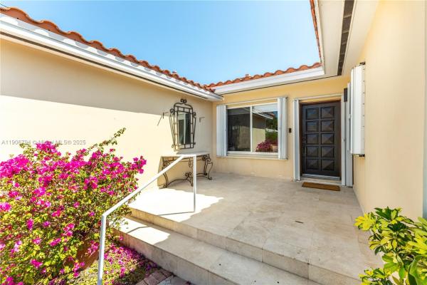 Altos Del Mar, 9457 Carlyle Ave, Surfside, Florida 33154, image 1