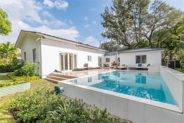 Griffing Biscayne Park Estates, 11370 NE 8th Ave, Biscayne Park, Florida 33161, image 1