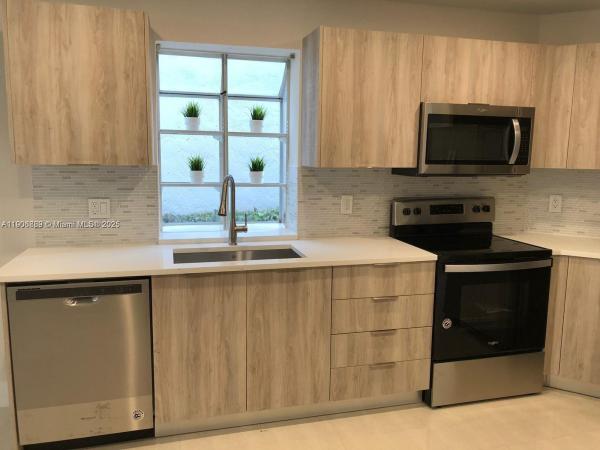 Emerald Isle, 880 Garnet Cir, Weston, Florida 33326, image 2