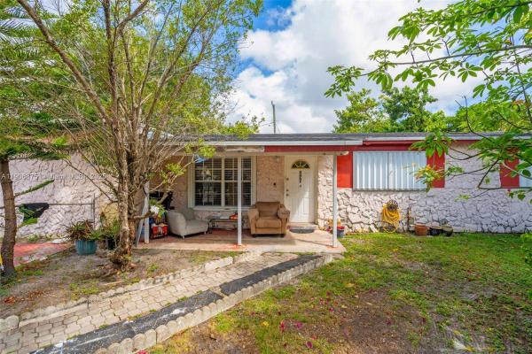 1271 NE 211th St, Miami, Florida 33179, image 1