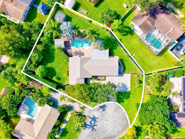 Pine Shore, 11350 SW 127th St, Kendall, Florida 33176, image 2