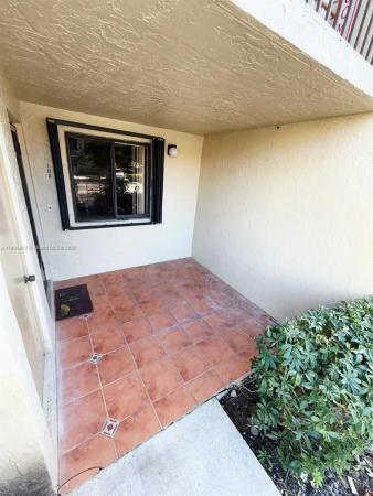 Weston Lakes 21, 440 Lakeview Dr #102, Weston, Florida 33326, image 1