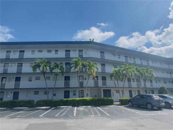 443 NE 195th St #338, Unincorporated Dade County, Florida 33179, image 1