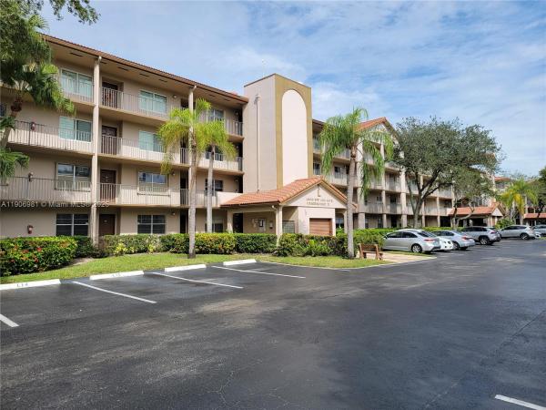 Cambridge At Century Village, 1200 SW 125th Ave #211L, Pembroke Pines, Florida 33027, image 2