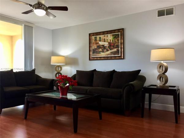 The Yacht Club At Aventura, 19555 E Country Club Dr #8607, Aventura, Florida 33180, image 1