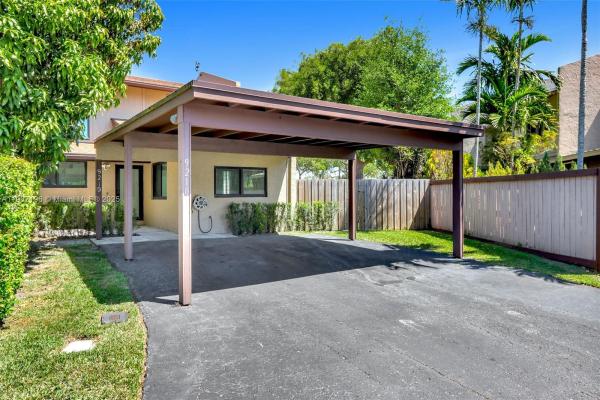 Miami, Florida 33176, image 1