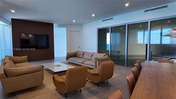 Porsche Design Tower, 18555 Collins Ave #905, Sunny Isles Beach, Florida 33160, image 2