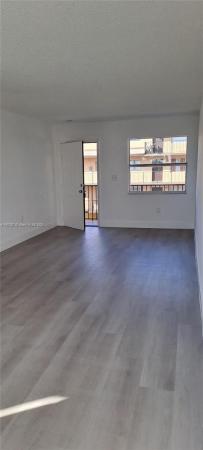 Las Villas Segovia,  #71, Hialeah, Florida 33016, image 1