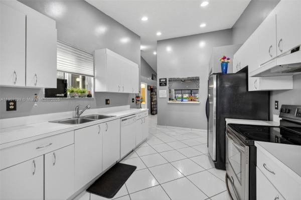 Spring Lake Villas, 8228 NW 100th Way, Tamarac, Florida 33321, image 1