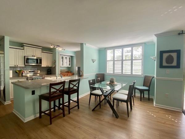 The Yacht Club At Aventura, 19655 E Country Club Dr #6401, Aventura, Florida 33180, image 2