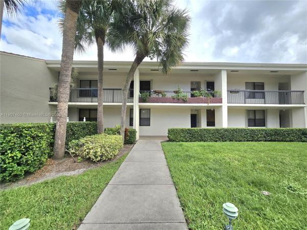Lakes Of Newport, 7300 NW 1st St #201, Plantation, Florida 33317, image 2