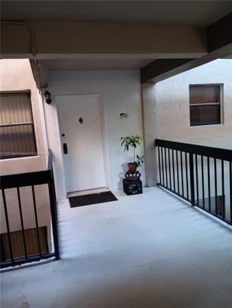 Summertree Village, 461 Ives Dairy Rd #304-2, Ives Estates, Florida 33179, image 2
