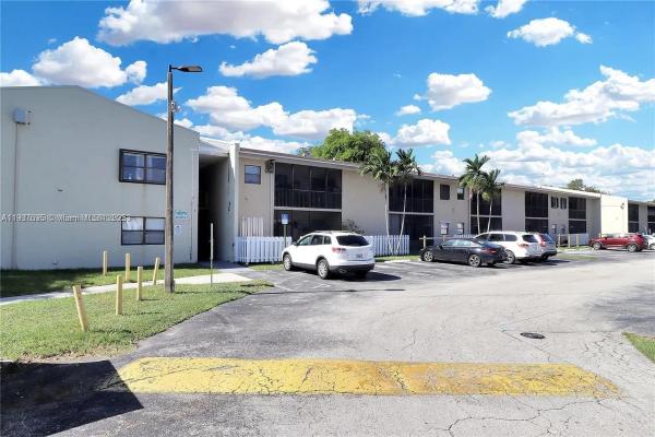 Cutler Creek Village, 10370 SW 220th St #218, Cutler Bay, Florida 33190, image 1