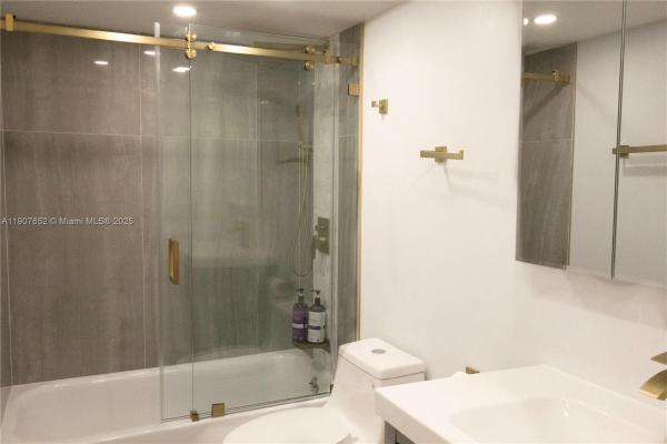 The Carriage Club, 5005 Collins Ave #1523, Miami Beach, Florida 33140, image 2