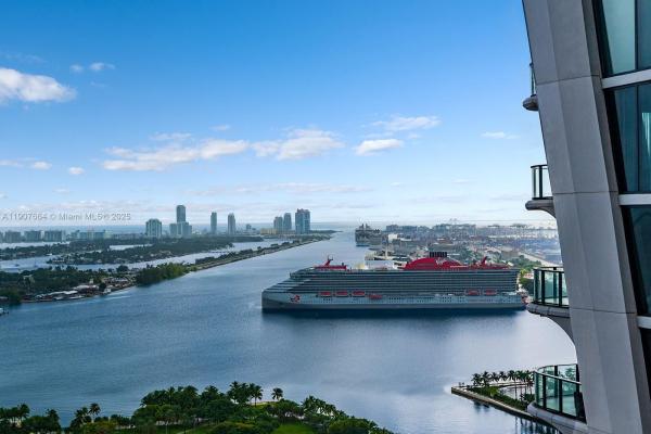 Ten Museum Park Residential, 1040 Biscayne Blvd #2908, Miami, Florida 33132, image 2