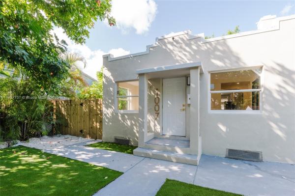 Sunkist Grove, 1007 NW 120th St, North Miami, Florida 33168, image 1