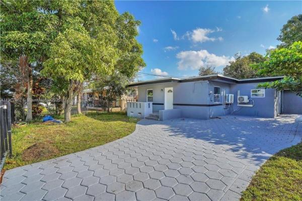 332 NW 97th St, Miami, Florida 33150, image 1