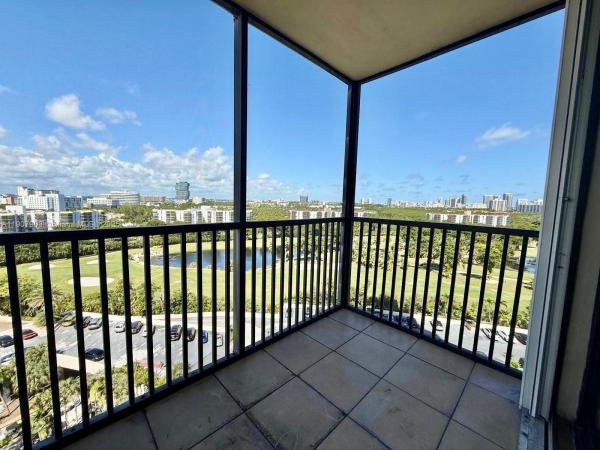 Coronado Towers, 20301 W Country Club Dr #1421, Aventura, Florida 33180, image 1