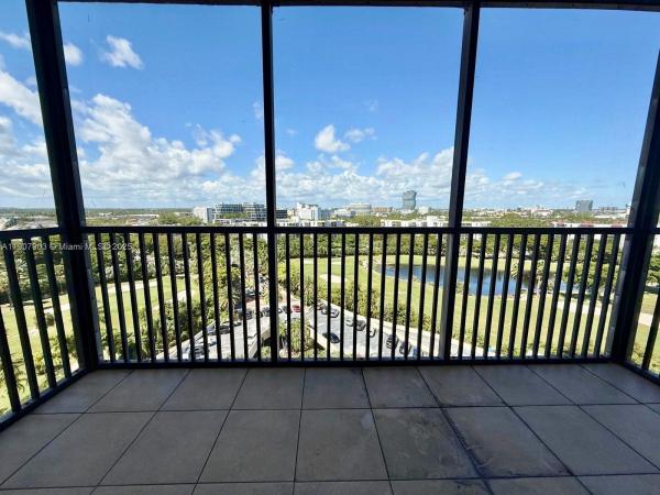 Coronado Tower 2, 20301 W Country Club Dr #1421, Aventura, Florida 33180, image 3
