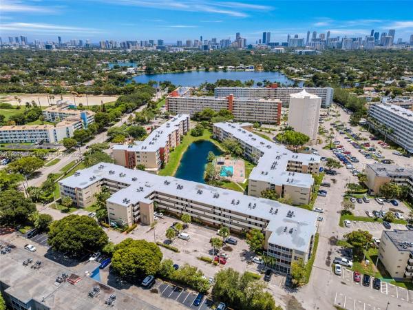 1690 NE 191st St #309-1, Unincorporated Dade County, Florida 33179, image 1