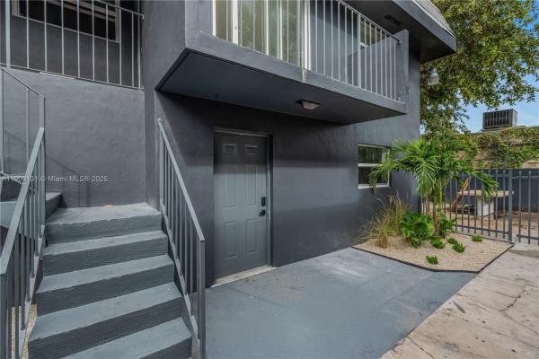 421 SW 9th St 1 #3, Miami, Florida 33130, image 1