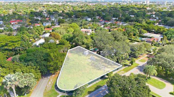 Country Club Estates, 281 Hunting Lodge Dr, Miami Springs, Florida 33166, image 1