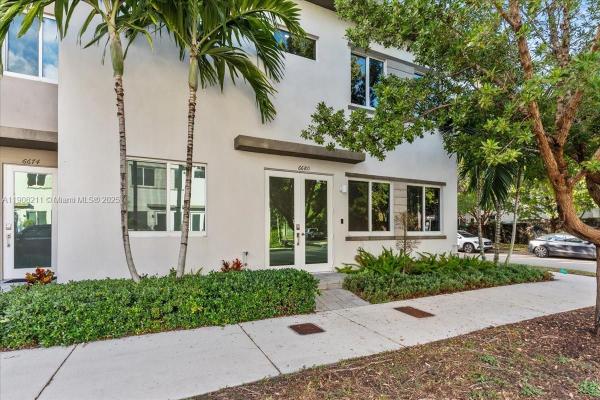 Landmark At Doral, 6680 NW 102nd Path, Doral, Florida 33178, image 1