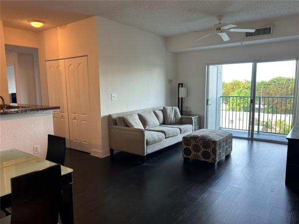 Valencia, 6001 SW 70th St #551, South Miami, Florida 33143, image 1