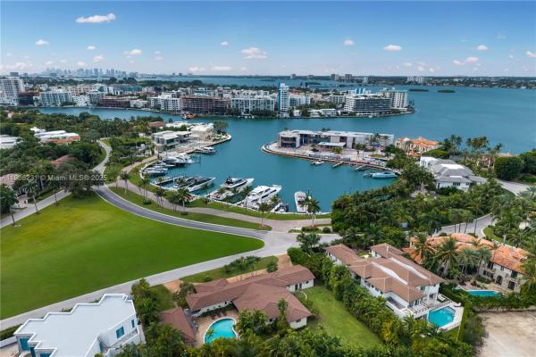 Bal Harbour Village, 145 Harbour Way, Bal Harbour, Florida 33154, image 1