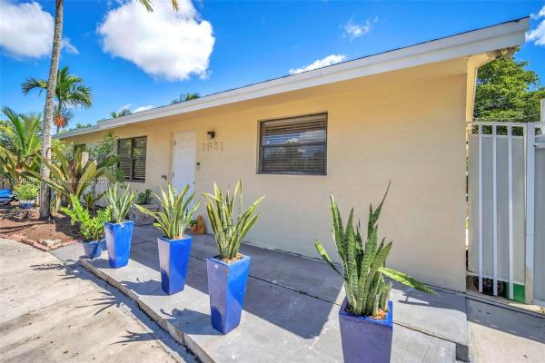 1821 SW 98th Ter, Miramar, Florida 33025, image 1