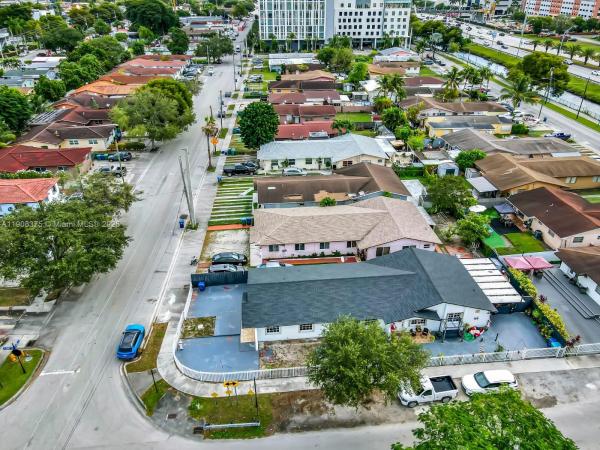 Sweetwater Groves, 11152 SW 7th St, Sweetwater, Florida 33174, image 2