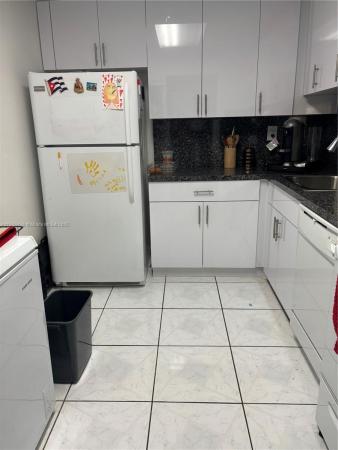 Fox Chase, 8635 NW 8th St #217, Fountainebleau, Florida 33126, image 2