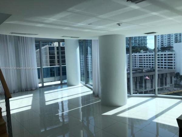 Epic Hotel & Residences, 200 Biscayne Boulevard Way #902, Miami, Florida 33131, image 1