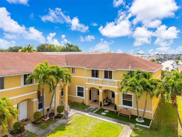 Sierra Ridge, 810 NE 212th Ter #2, Ives Estates, Florida 33179, image 2