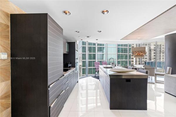 Epic Hotel & Residences, Miami, Florida 33131, image 2