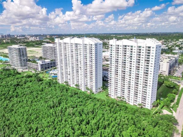 One Fifty One At Biscayne, 15051 Royal Oaks Ln #2301, North Miami, Florida 33181, image 3