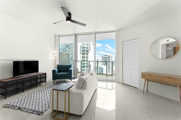 Met 1, 300 S Biscayne Blvd #T-3407, Miami, Florida 33131, image 1