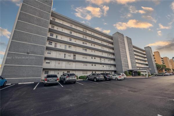 Meadowbrook Towers, 619 NE 14th Ave #304, Hallandale Beach, Florida 33009, image 1