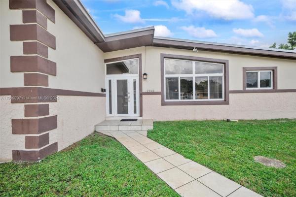 Fleetwood Gardens, 1960 NW 187th St, Miami Gardens, Florida 33056, image 2