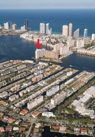 Winston Towers 500, 301 174th St #1901, Sunny Isles Beach, Florida 33160, image 1