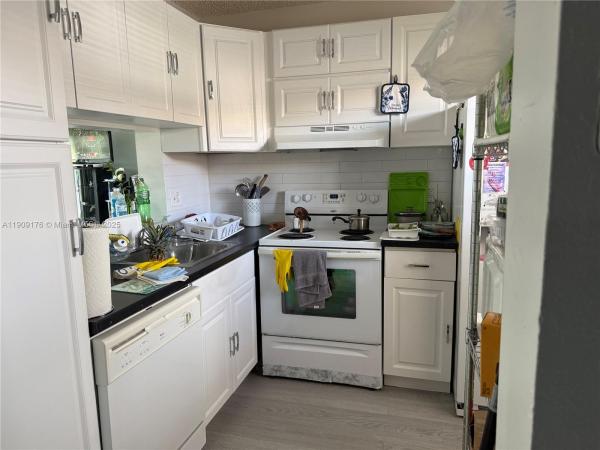 Viewpointe, 5501 Lakeside Dr #104, Margate, Florida 33063, image 1