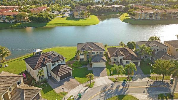 Pelican Bay At Old Cutler Lakes, 21031 SW 88th Ct, Cutler Bay, Florida 33189, image 2