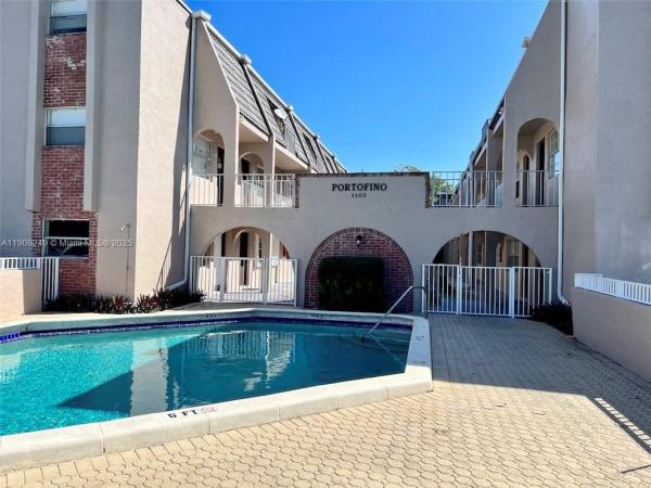 Portofino Gardens, 1100 SE 4th Ave #10, Deerfield Beach, Florida 33441, image 1