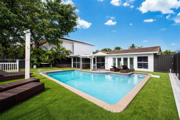 Belle Meade, 7701 NE 8th Ave, Miami, Florida 33138, image 1