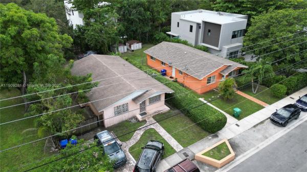 De Hedouvilles, 3350 Thomas Ave, Miami, Florida 33133, image 2
