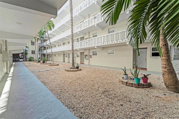 Gulfstream Garden, 330 SE 2nd St #103G, Hallandale Beach, Florida 33009, image 1