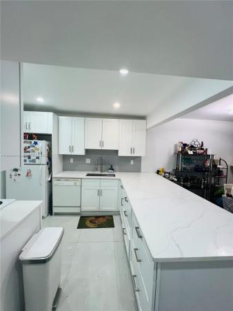 Sands Point, 8380 Sands Point Blvd #109J, Tamarac, Florida 33321, image 2