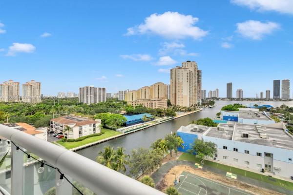 The Atrium At Aventura, 3131 NE 188th St #2-1004, Aventura, Florida 33180, image 2