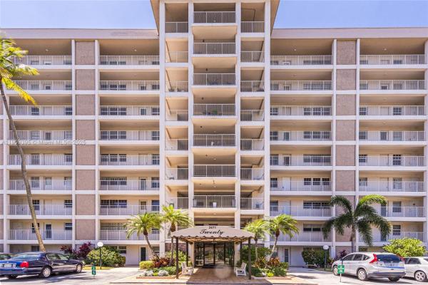 Palm-Aire Country Club 2, 2671 S Course Dr #506, Pompano Beach, Florida 33069, image 1